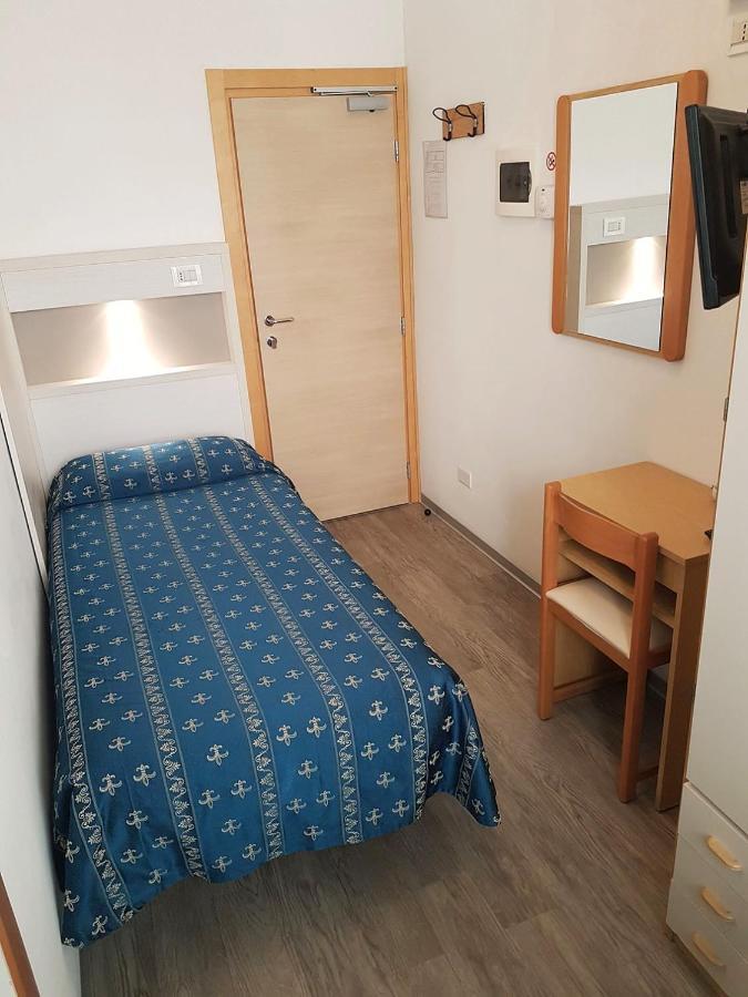 Hotel Sorriso - Molto Piu Di Una Stella Riccione Bagian luar foto