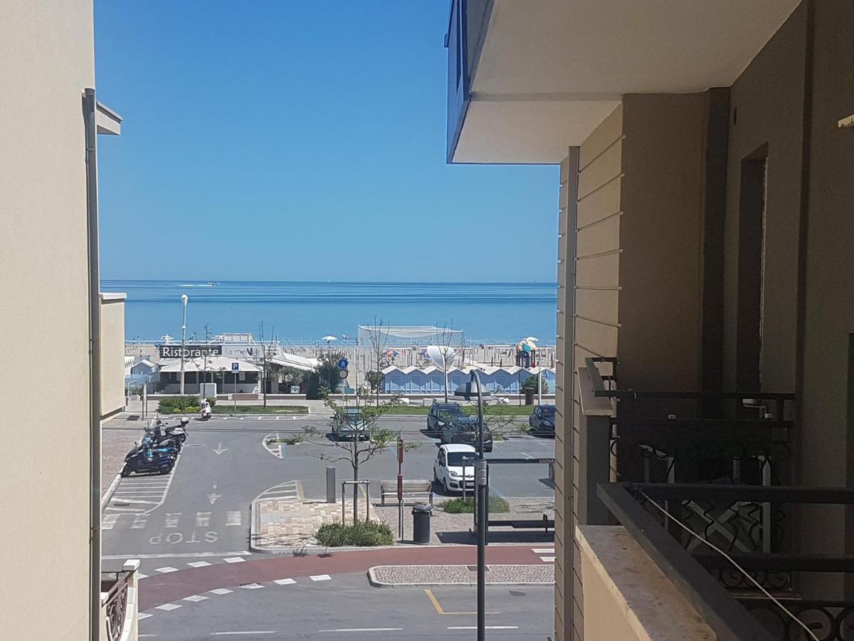 Hotel Sorriso - Molto Piu Di Una Stella Riccione Bagian luar foto