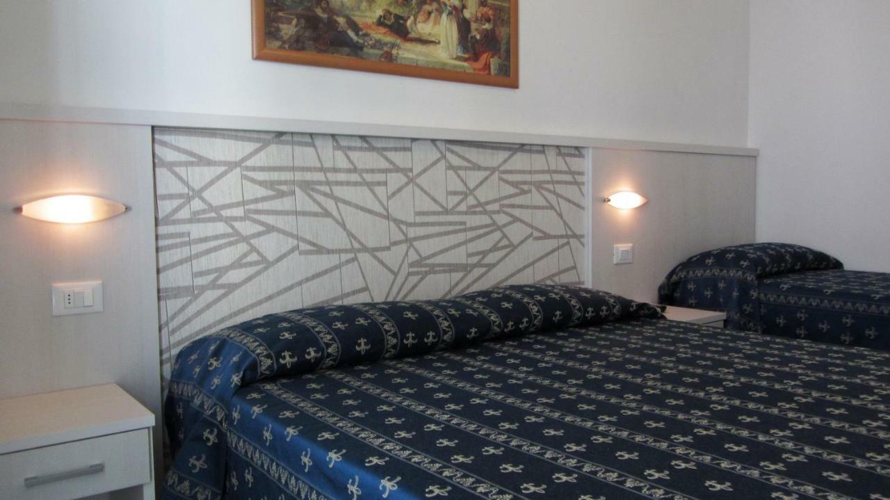 Hotel Sorriso - Molto Piu Di Una Stella Riccione Bagian luar foto